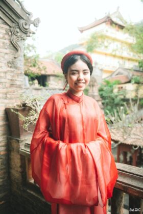 Mã thuê A83: Fullset Áo Tấc tơ xước kim đỏ đô lót trắng (unisex)