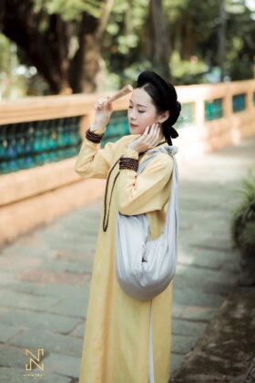 Mã thuê B44: Fullset Tay chẽn tơ xước vàng lót trắng (unisex)