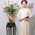 Thuê việt phục áo tấc áo ngũ thân tay chẽn B23 màu trắng gạo thêu tay vstyle
