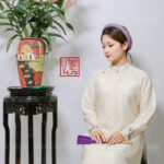 Thuê việt phục áo tấc áo ngũ thân tay chẽn B23 màu trắng gạo thêu tay vstyle