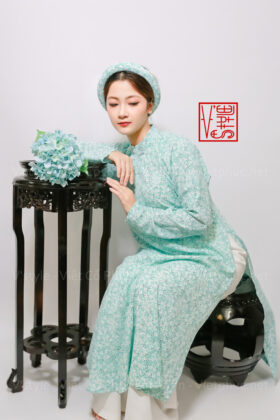 Thuê việt phục áo tấc áo ngũ thân tay chẽn hoa nhí xanh nhạt vstyle B66