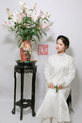 Thuê áo nhật bình áo ngũ thân Vstyle B68