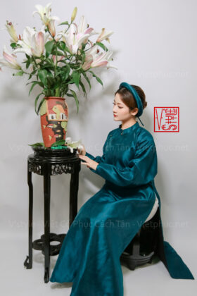 Thuê áo nhật bình áo ngũ thân Vstyle B50