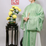 Thuê việt phục áo tấc tơ vân thủy ngư xanh lục nhạt lót trắng