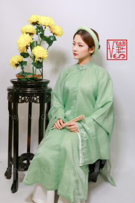 Thuê việt phục áo tấc tơ vân thủy ngư xanh lục nhạt lót trắng