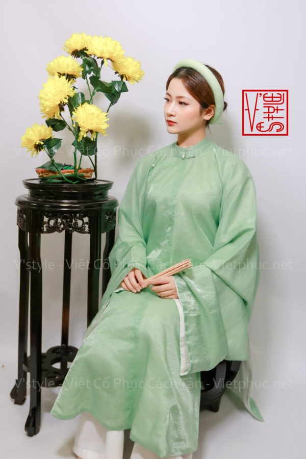 Thuê việt phục áo tấc tơ vân thủy ngư xanh lục nhạt lót trắng