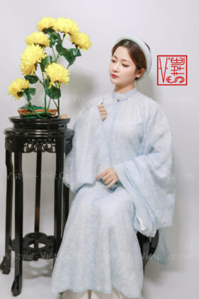 Thuê việt phục áo tấc hoa nhí xanh trời nhạt vstyle