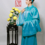 Thuê áo nhật bình áo ngũ thân Vstyle A53