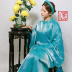 Thuê áo nhật bình áo ngũ thân Vstyle A53