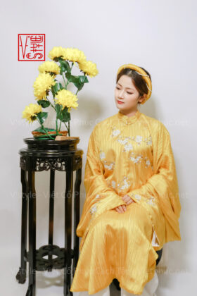 Mã thuê A5: Lụa Vân Kim vàng đồng ép hoa lê cho nam hoặc nữ thue việt phục vstyle