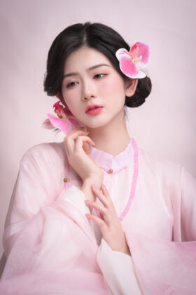 Mã thuê A62: Fullset Áo Tấc tơ xước hồng phấn lót trắng (unisex)