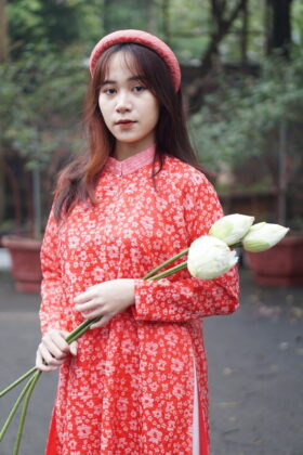 Mã thuê B79: Fullset Tay chẽn hoa nhí đỏ lót đỏ (unisex)