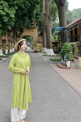 Mã thuê B88: Fullset áo Ngũ thân tay chẽn thô mịn xanh bơ (unisex)