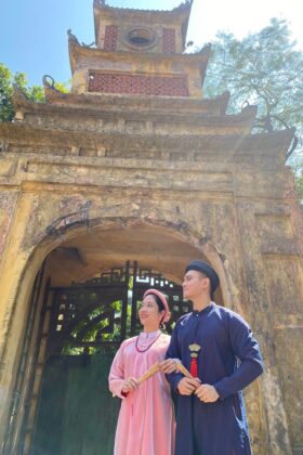 Mã thuê B75: Fullset áo Ngũ thân Tay chẽn tơ xước xanh than lót đỏ - unisex (mẫu nam mặc)