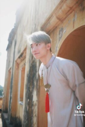 Mã thuê B87: Fullset Tay chẽn tơ xước kim xám nhạt lót trắng (unisex)