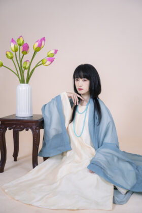 Mã thuê C26: Fullset áo Viên lĩnh sa vàng, quấn thường, khoác đối khâm vân mây xanh lục đậm (unisex)