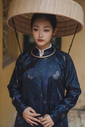 Mã thuê G28: Fullset áo Ngũ thân tay chẽn tafta in xanh than đậm - unisex (Concept Kaity Nguyễn)