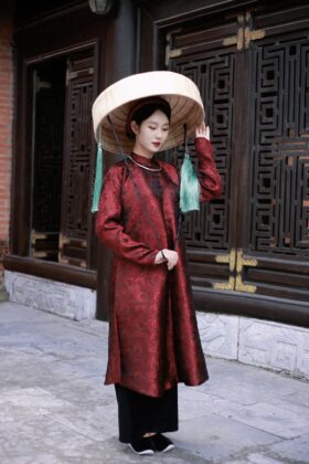 Mã thuê G32: Fullset áo Ngũ thân tay chẽn gấm nhũ đỏ đen (unisex)