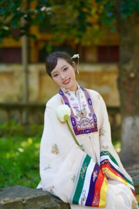 Mã thuê NB26 Nhật bình Tơ be thêu hoa