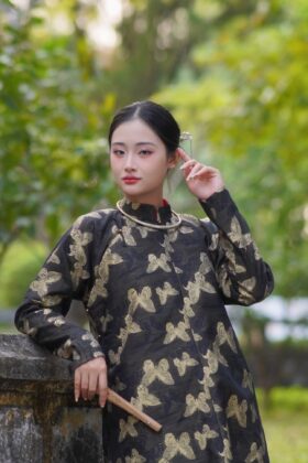 Mã thuê G53: Tay chẽn nhũ Hồ điệp đen lót đỏ (unisex)