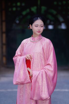 Mã thuê A165: Fullset Áo Tấc kim sa hồng đào (unisex)