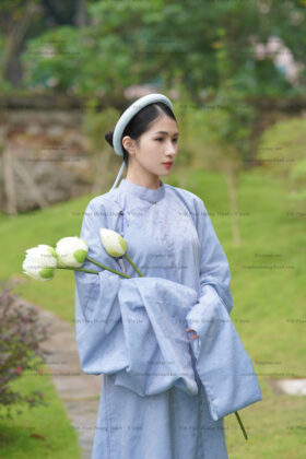 Mã thuê A160:	Áo Tấc tơ nhũ Sen xanh ghi (unisex)