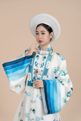 Mã thuê NB30: Fullset Nhật Bình Rạn San Hô (Coral Reef) màu kem kèm thường (váy quây) cho nữ