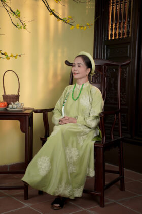 Mã thuê B98: Fullset Tay chẽn tơ xanh thêu hoa cúc lót xanh (unisex)