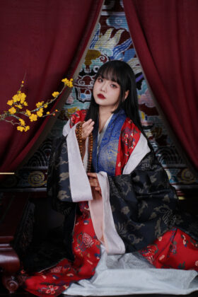 Mã thuê C59: Fullset Trực lĩnh Mệnh Phụ: Trực lĩnh Tafta đen, lót trực lĩnh tafta đỏ, quây thường sa trắng